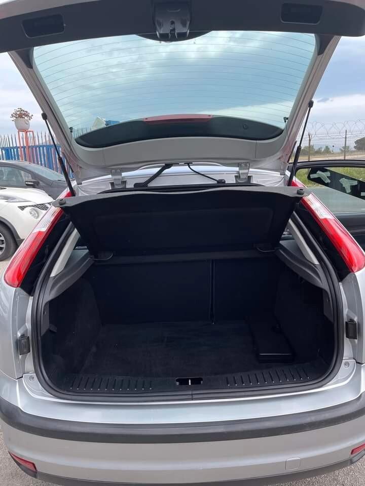 FORD FOCUS 1.6 BENZINA