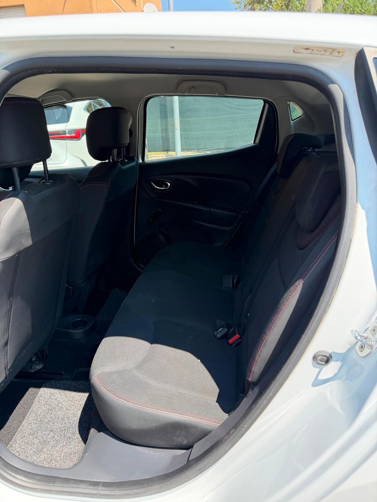 Renault Clio 1.2 - NEOPATENTATI - 12 MESI DI GARANZIA -