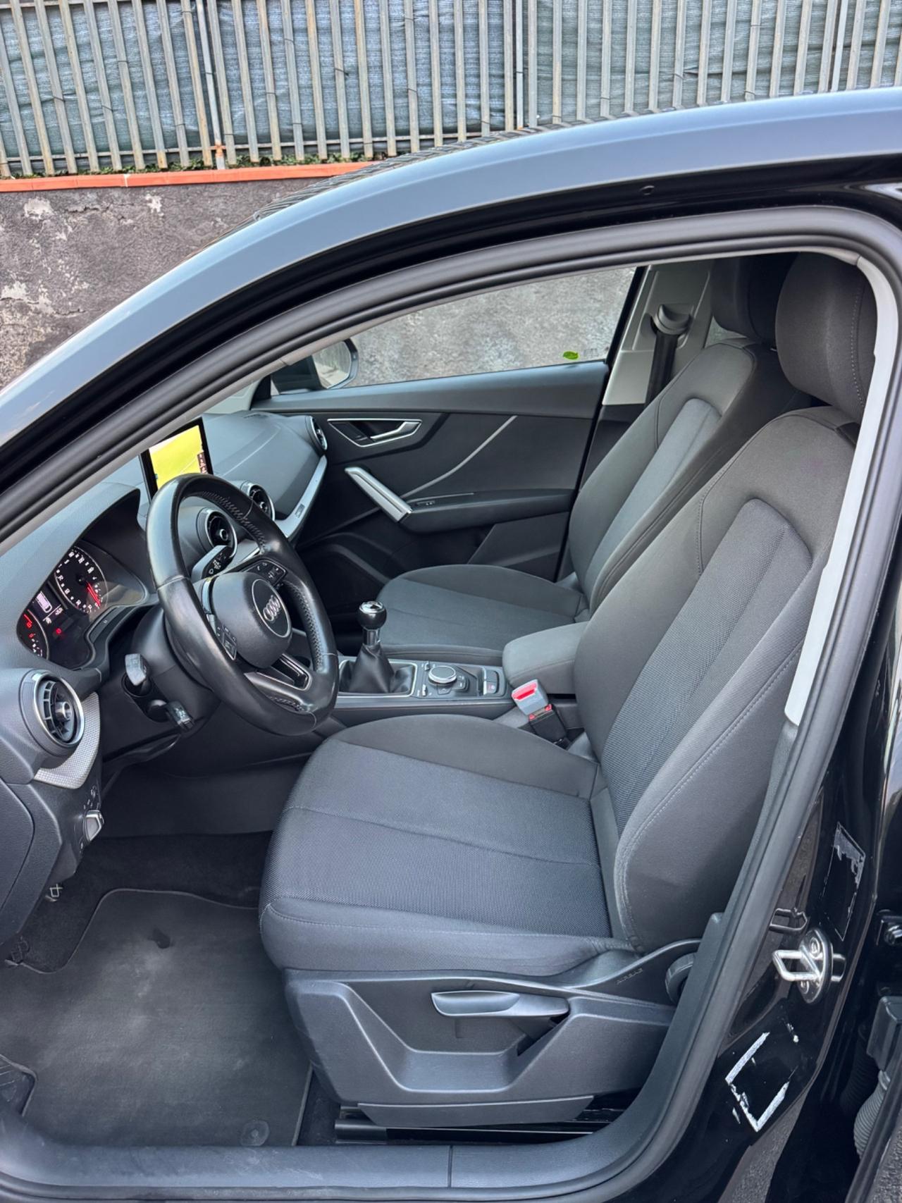 Audi Q2 1.6 TDI TOTAL BLACK