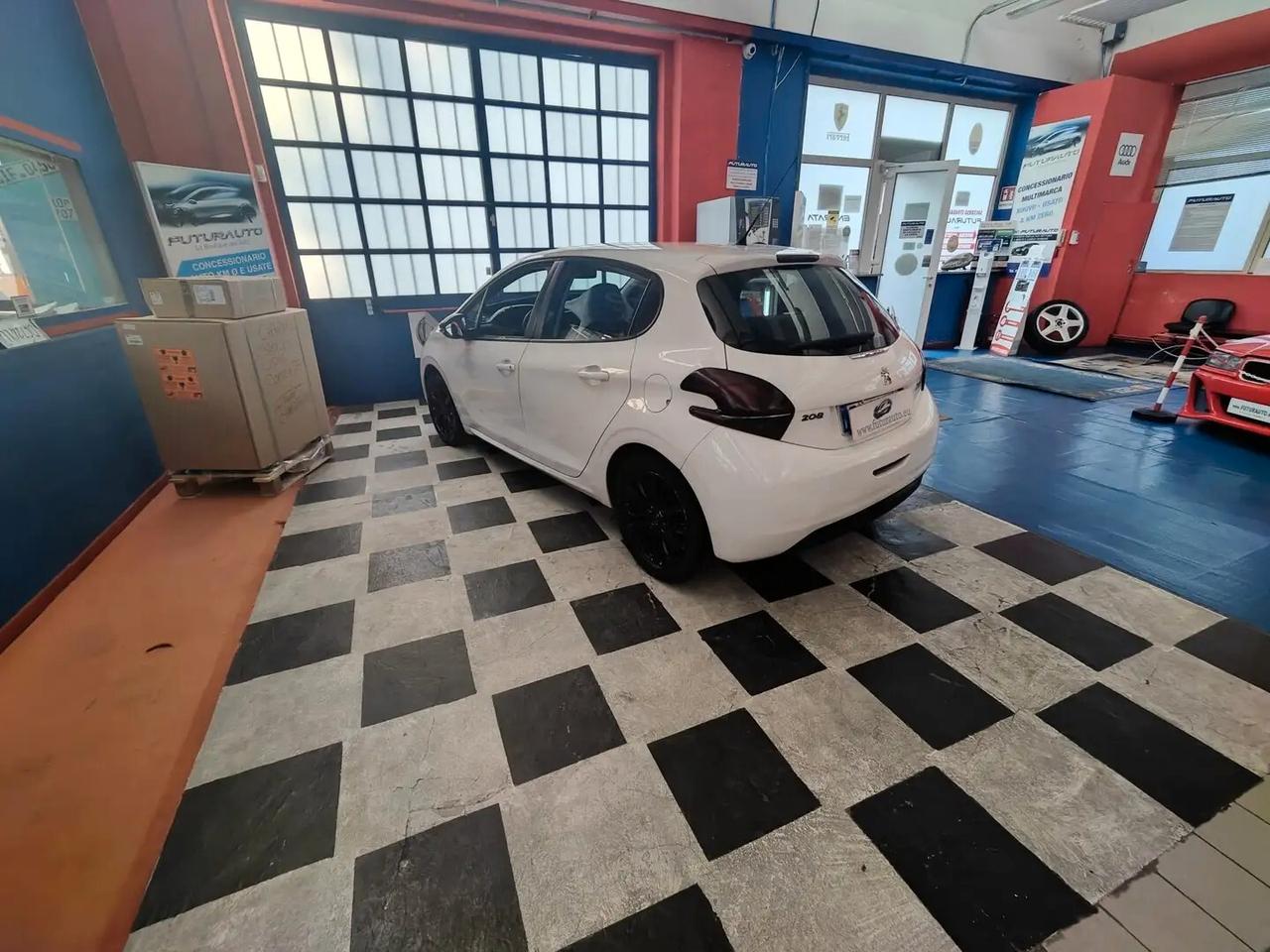 Peugeot 208 PureTech 82 5 porte Allure