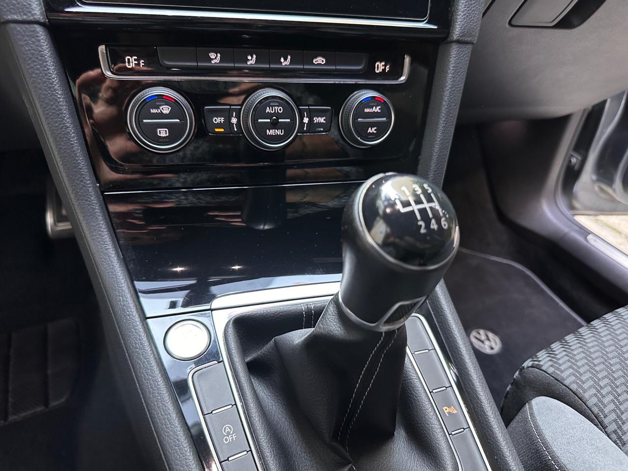 Volkswagen Golf 1.0 TSI *R-LINE*
