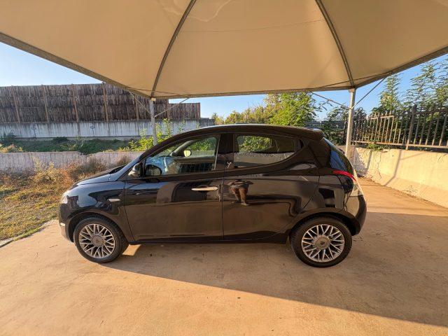 LANCIA Ypsilon 1.2 69 CV 5 porte Silver OK NEOPATENTATI