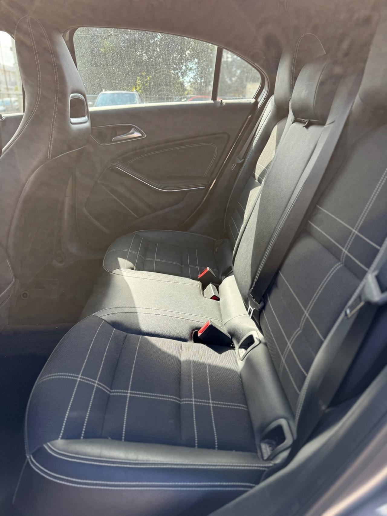 Mercedes-benz A 180 d Premium