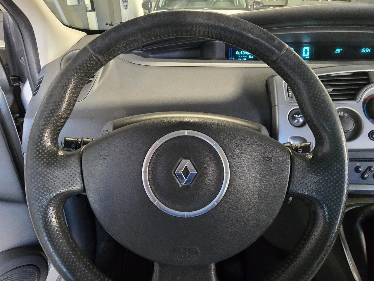 Renault Scenic Grand Scénic 1.9 dCi/130CV PlayStation Portable 7 posti