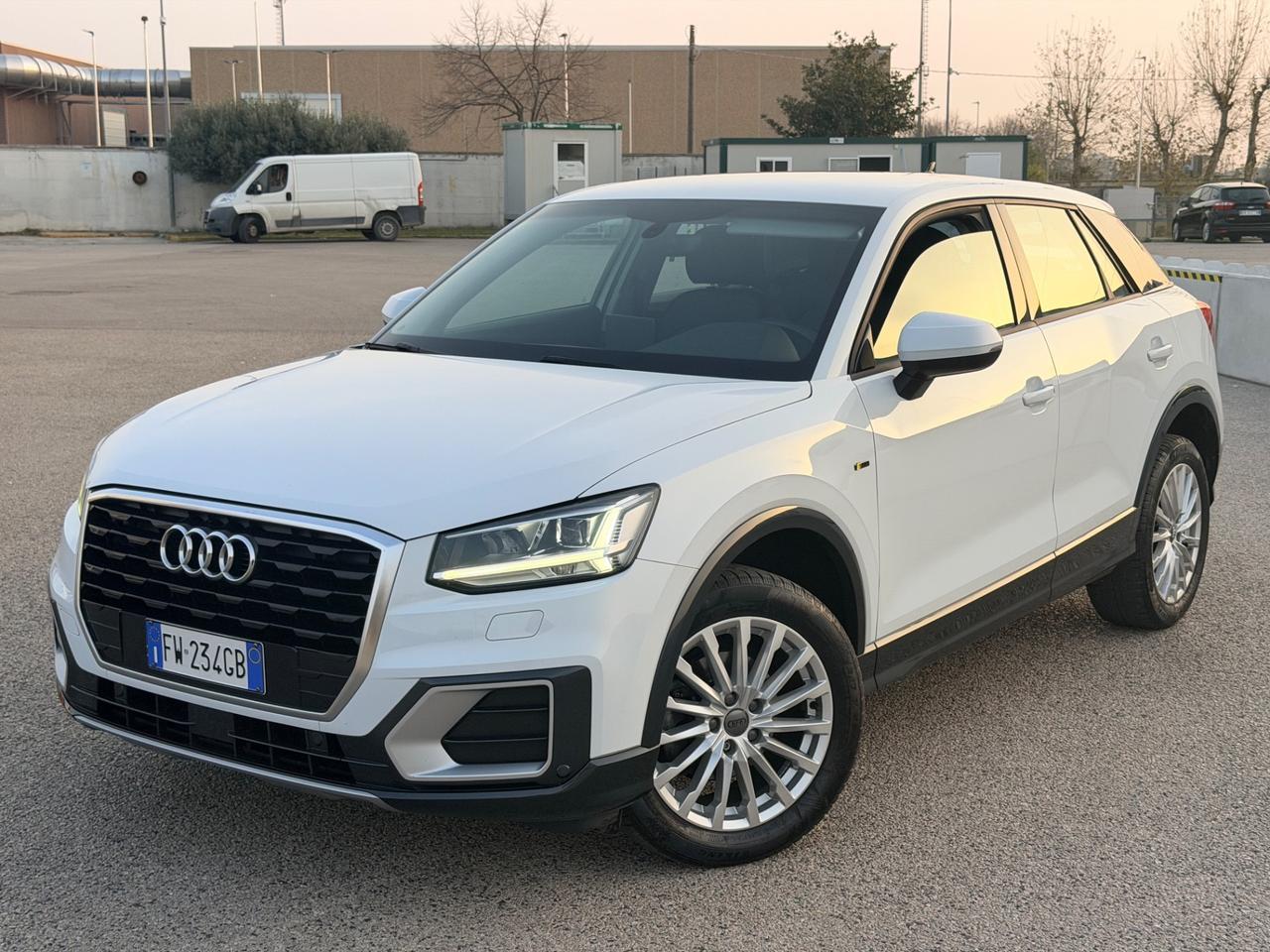 Audi Q2 30 TDI Business Design