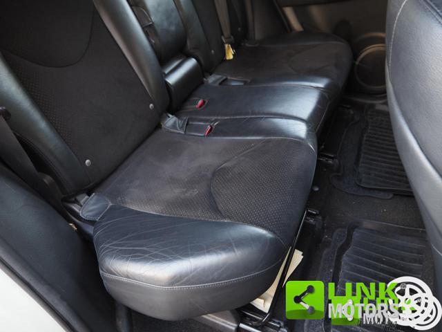 TOYOTA RAV 4 2.2 D-4WD Luxury