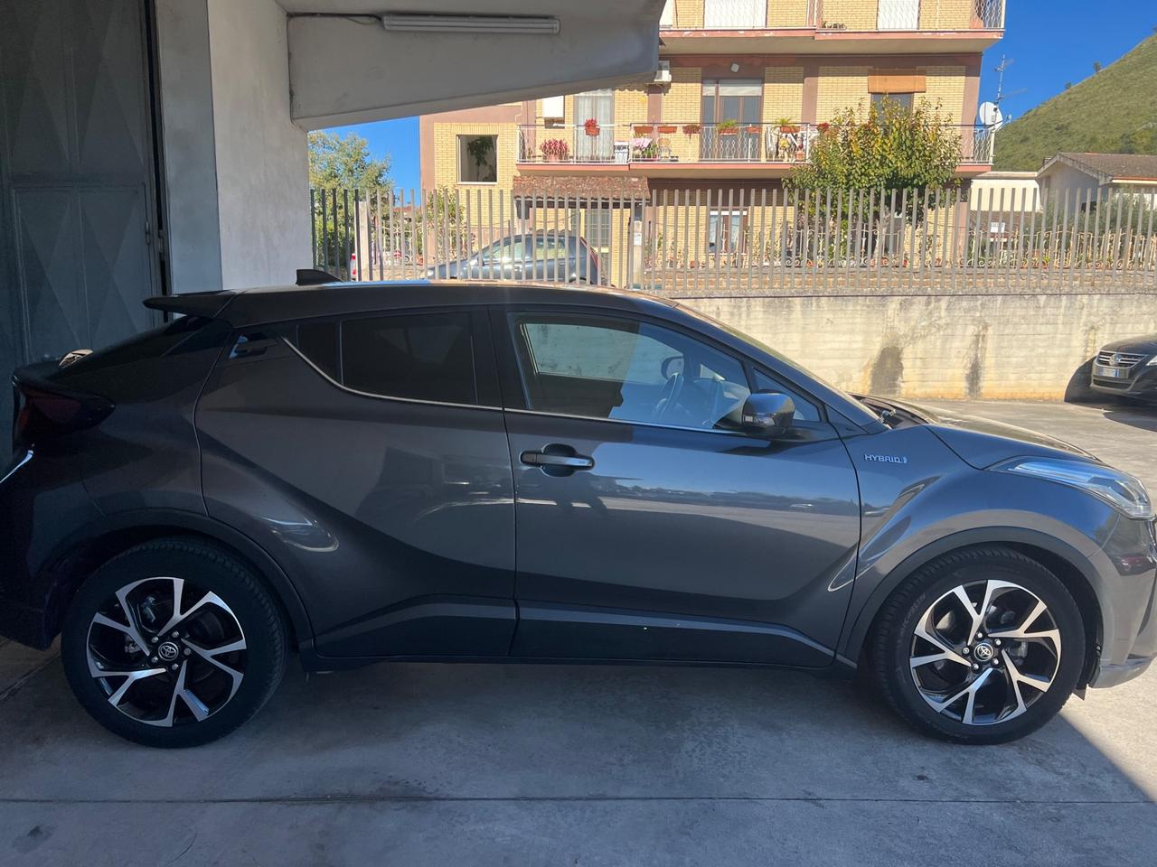 Toyota C-HR 1.8 Hybrid E-CVT Business