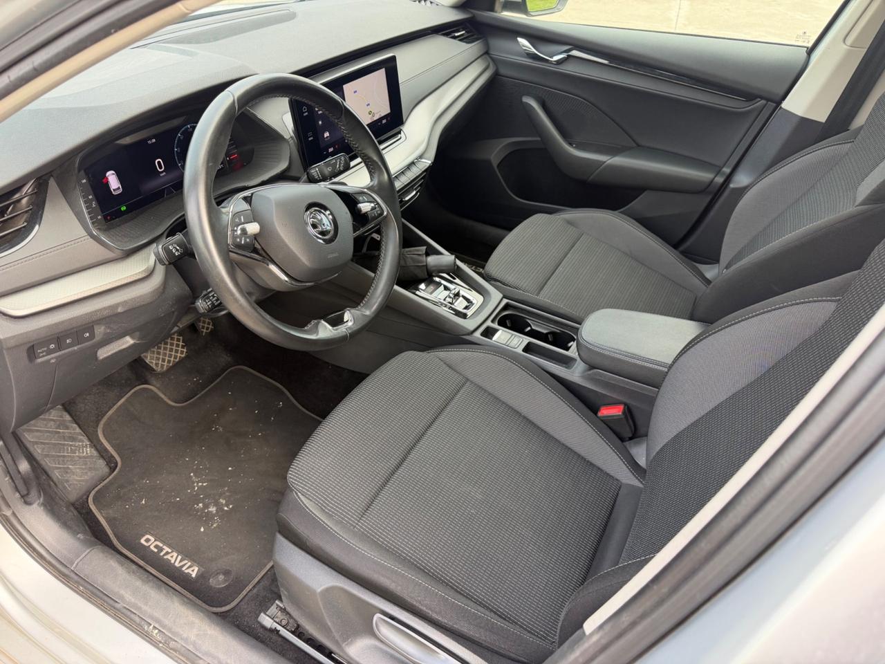 Skoda Octavia 2.0 TDI EVO SCR DSG Wagon Ambition