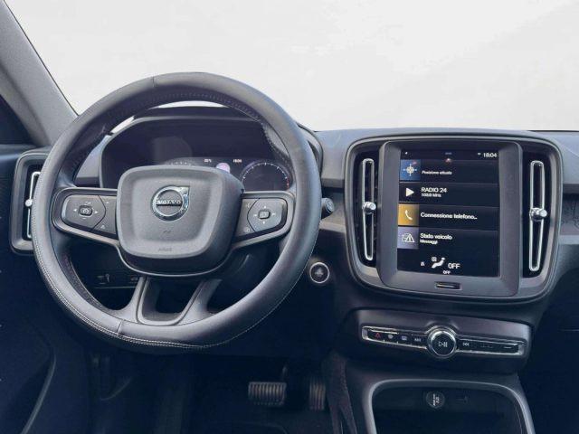 VOLVO XC40 T3 MOMENTUM AUTOMATICA