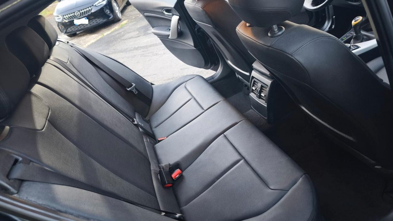 Bmw 114 114d 5p. Urban