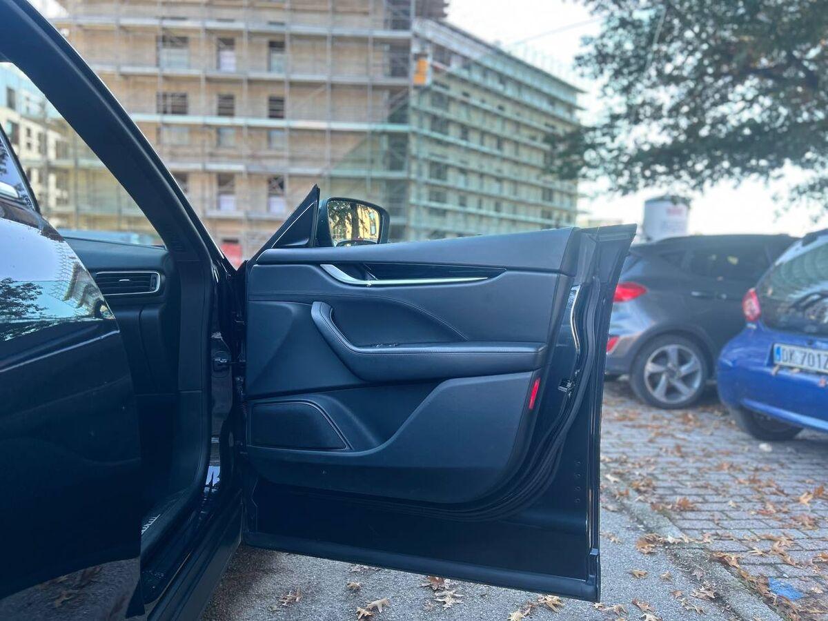 Maserati Levante 3.0 V6 430cv auto