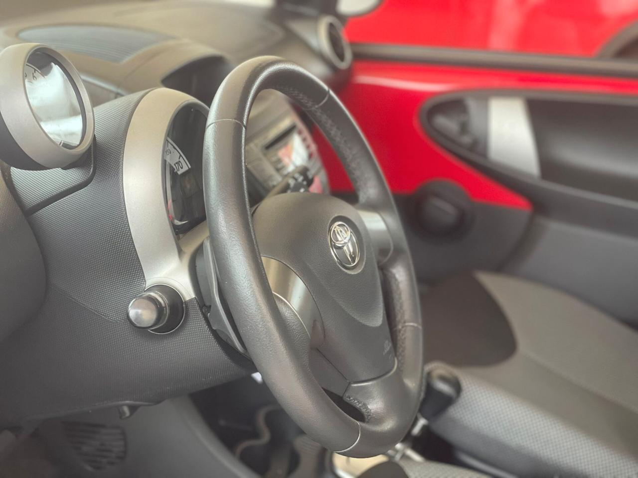 Toyota Aygo 1.0 12V VVT-i 5 porte Tobasco MMT automatica