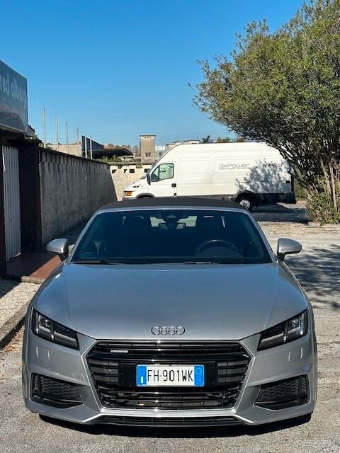 Audi TT Roadster 2.0 TFSI quattro S tronic line
