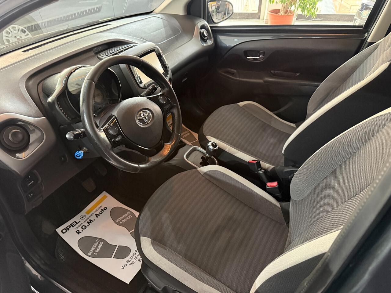 Toyota Aygo 1.0 VVT-i 72 CV 5 porte x-play MMT