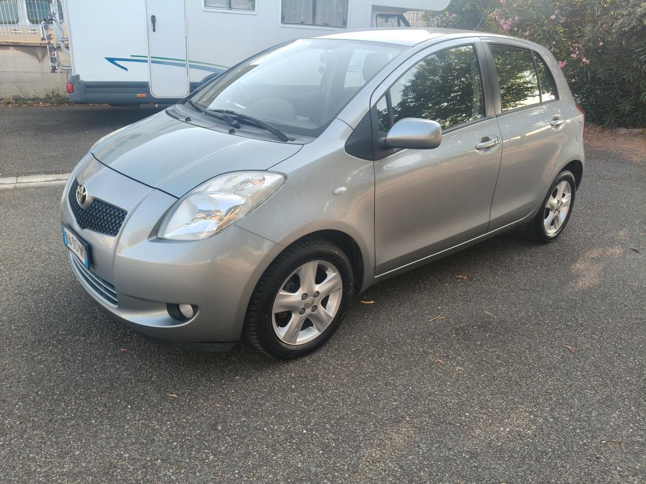 Toyota Yaris 1.3 5 porte AUTOMATICA