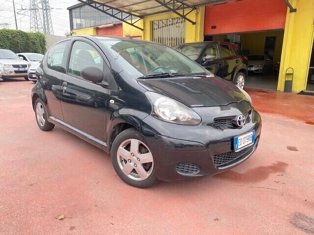 Toyota Aygo 1.0 12V VVT-i 5 porte Sol GPL