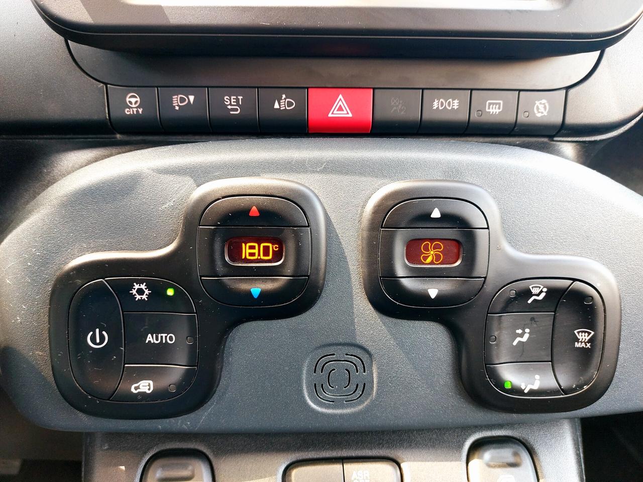 Fiat Panda 1.0 Hybrid City Cross - 18.000 Km.-2023