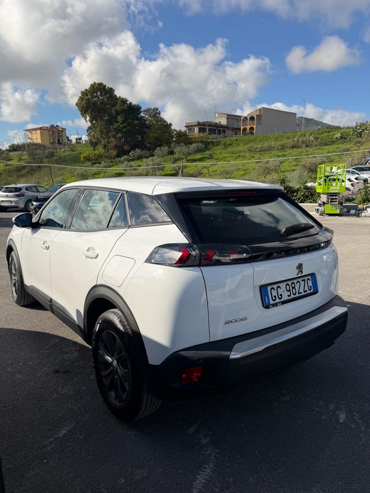 Peugeot 2008 100cv 1.2 benzina