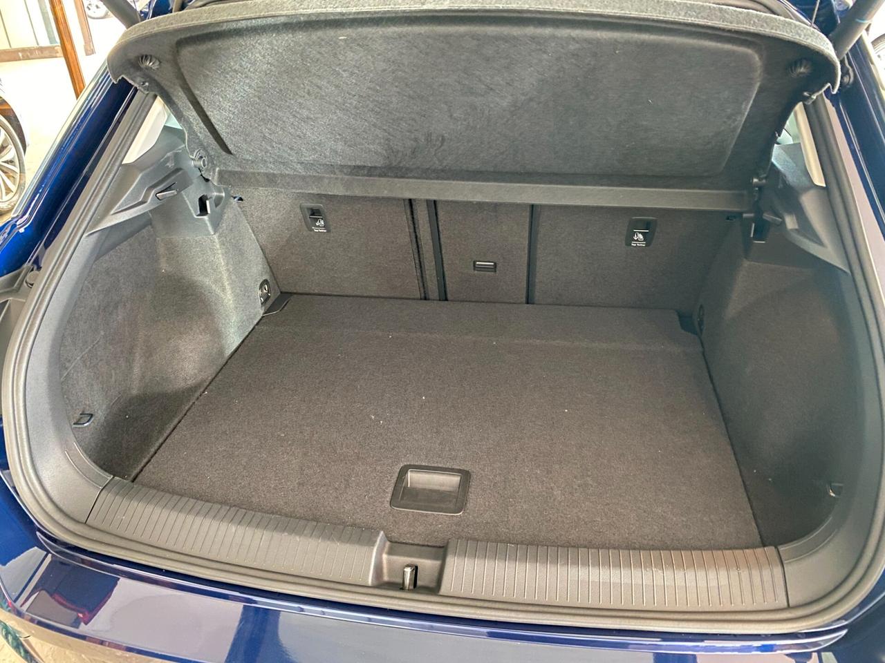 Volkswagen T-Roc 1.6 TDI 115 cv. ADVANCED (Doppio Colore)