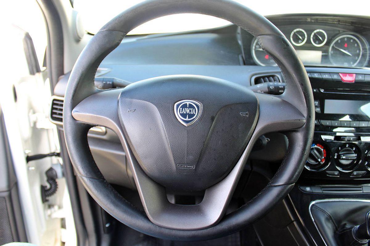 LANCIA - Ypsilon - 1.2 69 CV 5 porte Elefantino