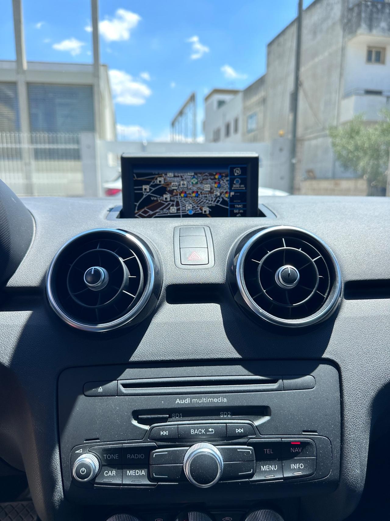 Audi A1 1.6 TDI S tronic line edition-2014/LED/NAVI/16”