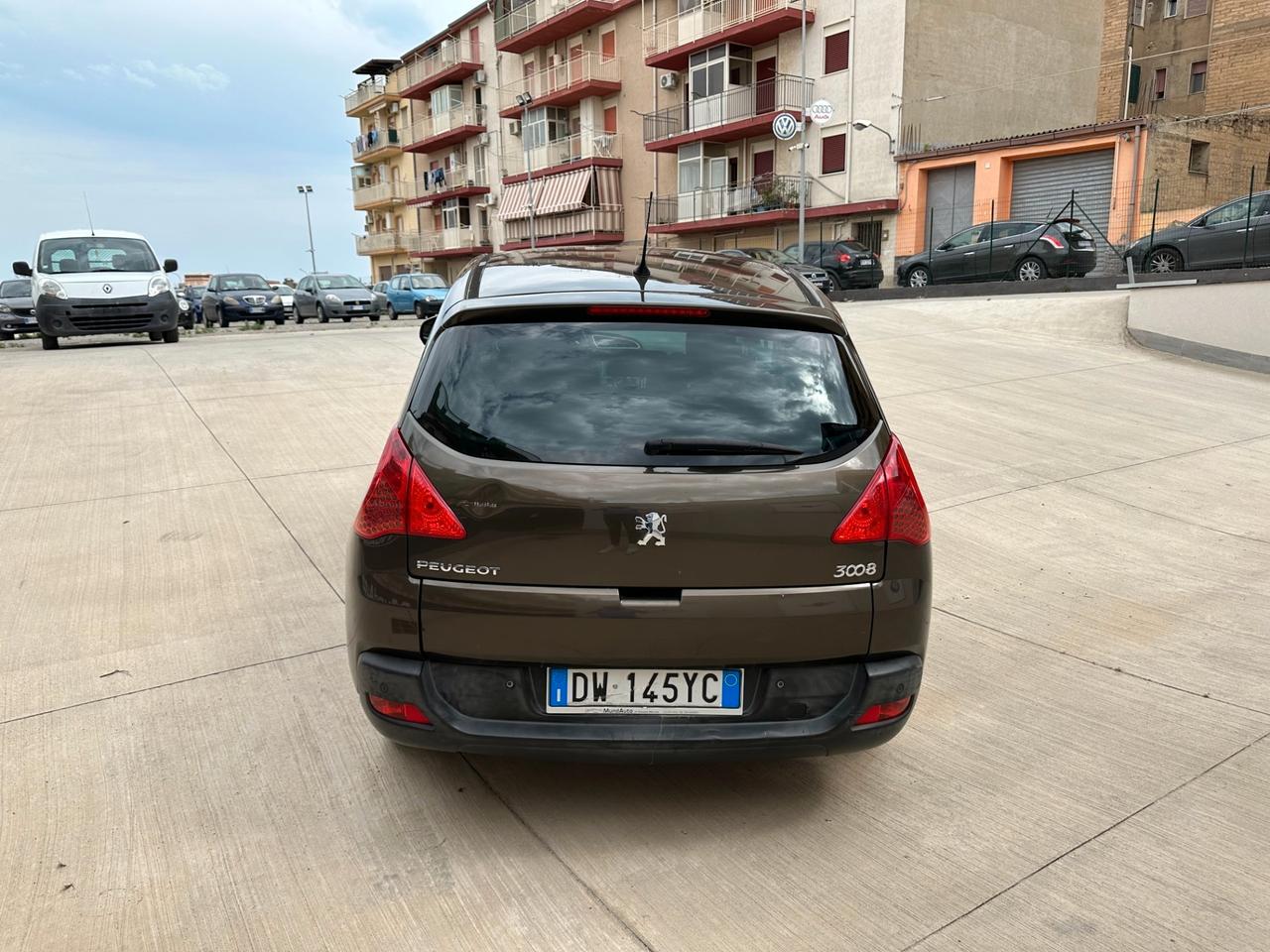 Peugeot 3008 1.6 HDi 110CV cambio robotizzato Premium