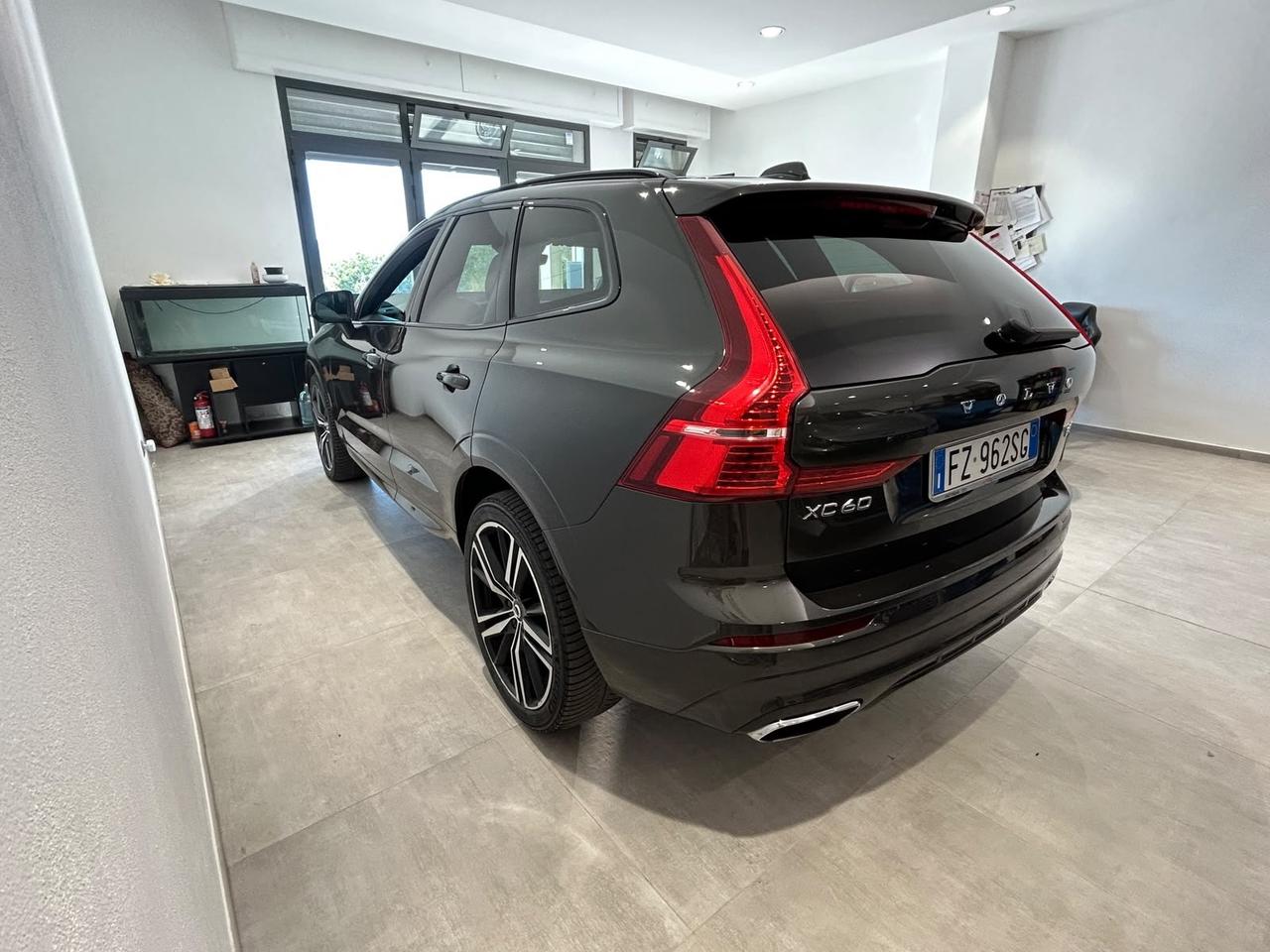Volvo XC 60 XC60 D5 AWD Geartronic R-design