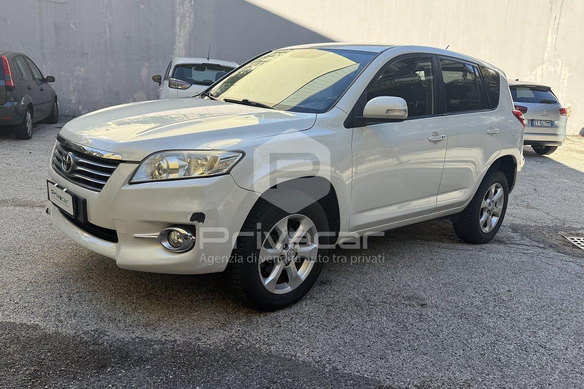 TOYOTA RAV4 Crossover 2.2 D-4D 150 CV DPF Exclusive