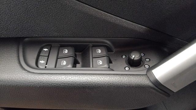 AUDI Q2 30 TFSI Business Advanced