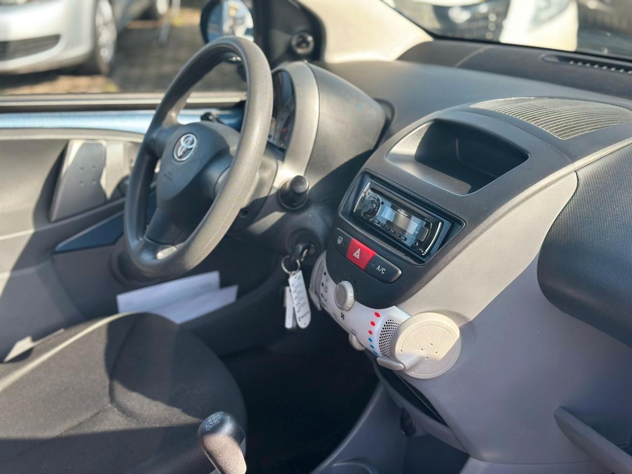 Toyota Aygo 1.0 12V VVT-i 5 porte Sol
