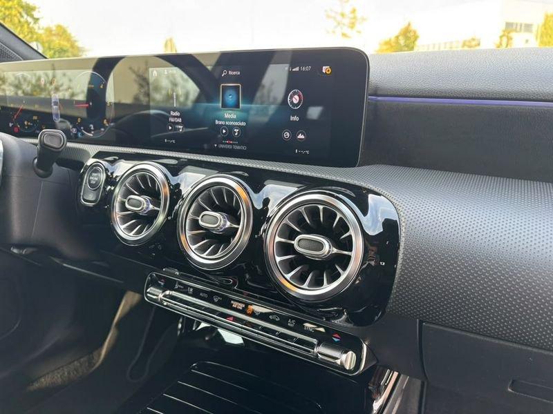 Mercedes-Benz Classe A A180 PREMIUM AMG