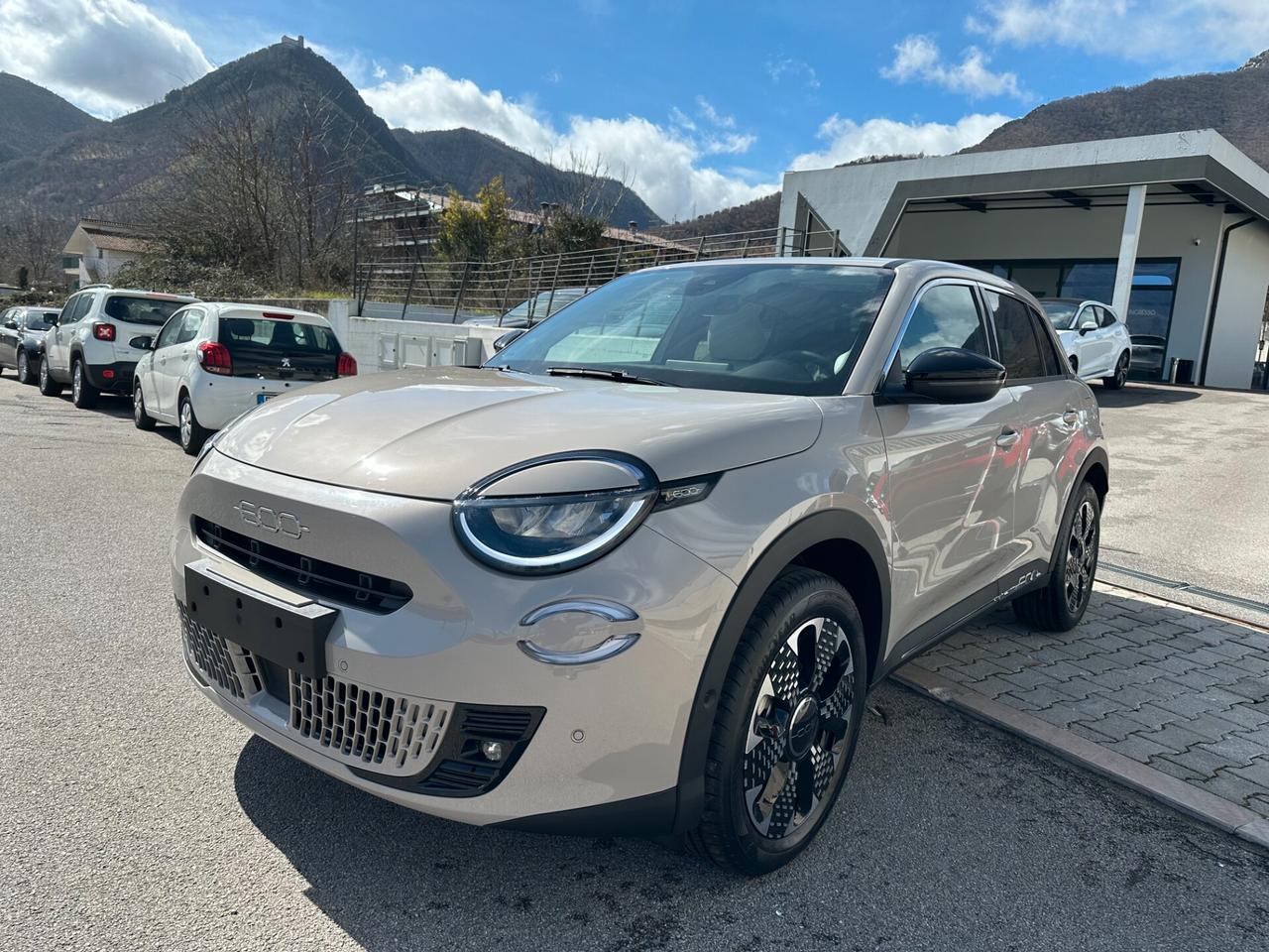 Fiat 600 Hybrid DCT MHEV La Prima