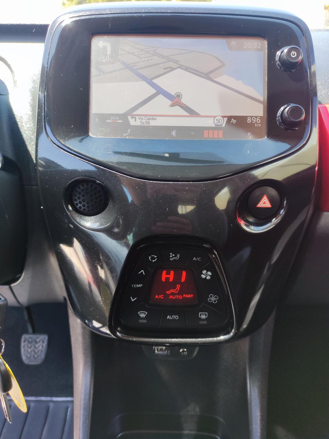 Toyota Aygo 1.0 VVT-i 69 CV 5 porte x-cool