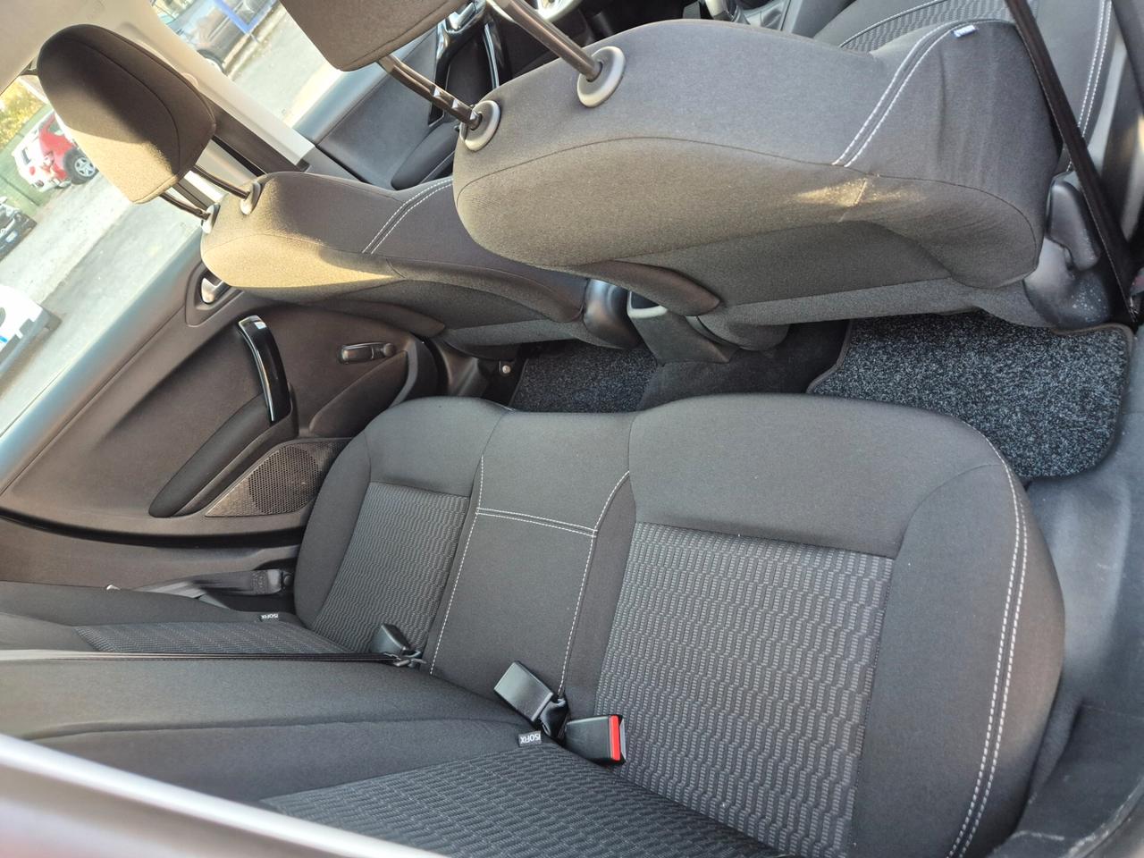 Peugeot 208 PureTech 82 5p. GPL Allure