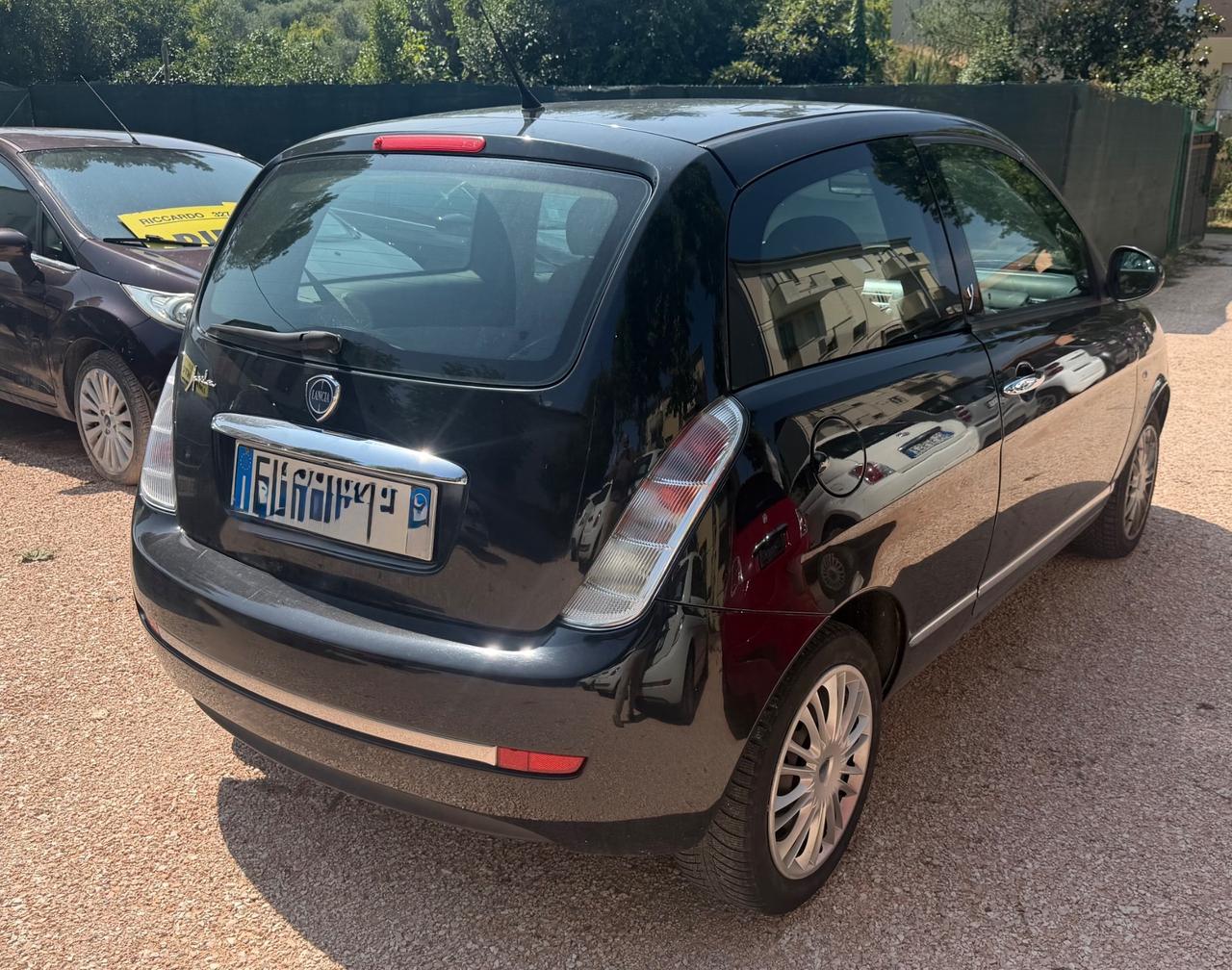 Lancia Ypsilon 1.3 MJT 75 CV Diva