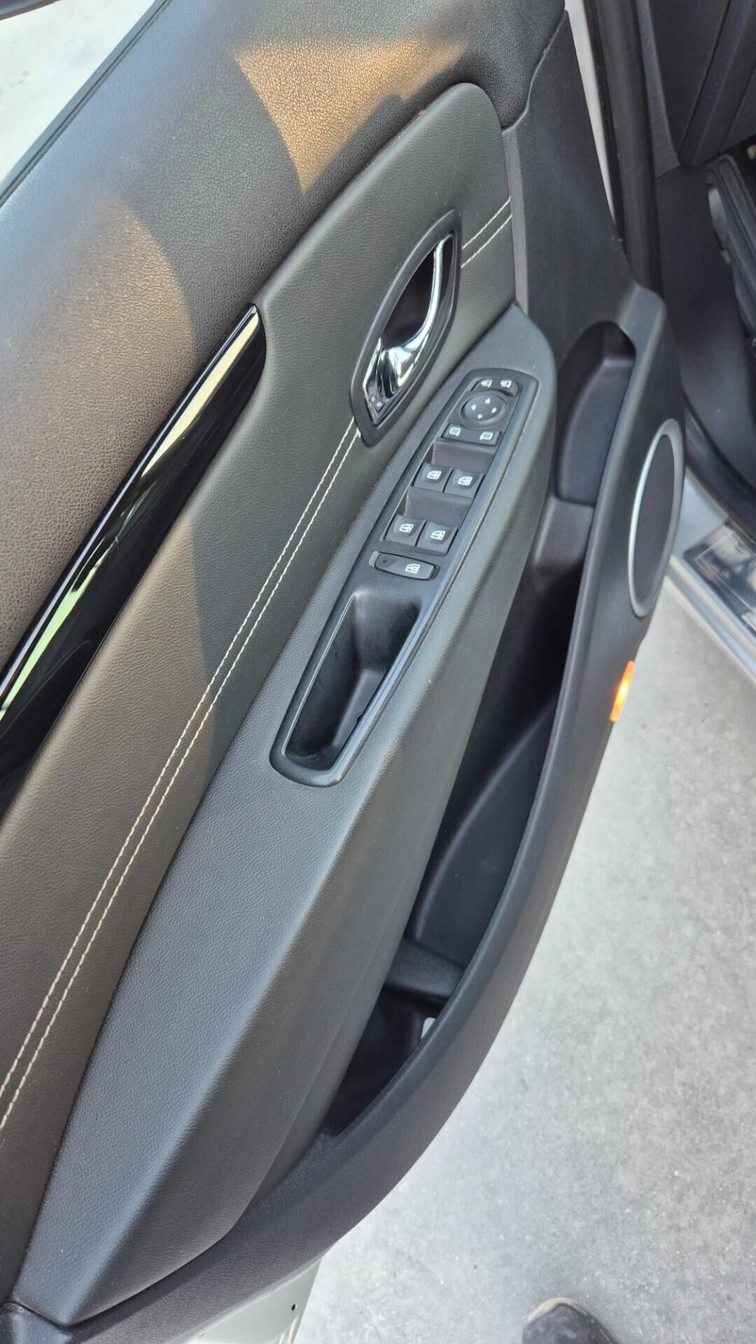 Renault Scenic XMOD 1.5dci 110 cv