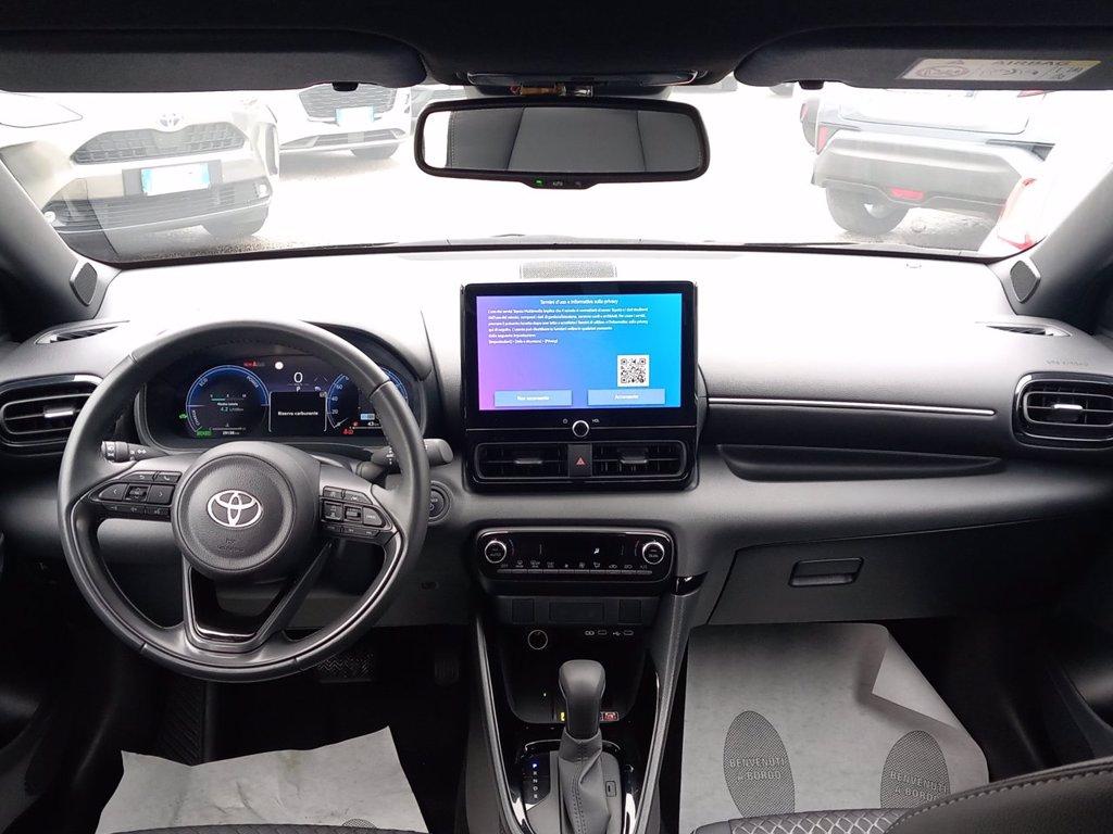 TOYOTA Yaris 1.5h 130 lounge del 2024