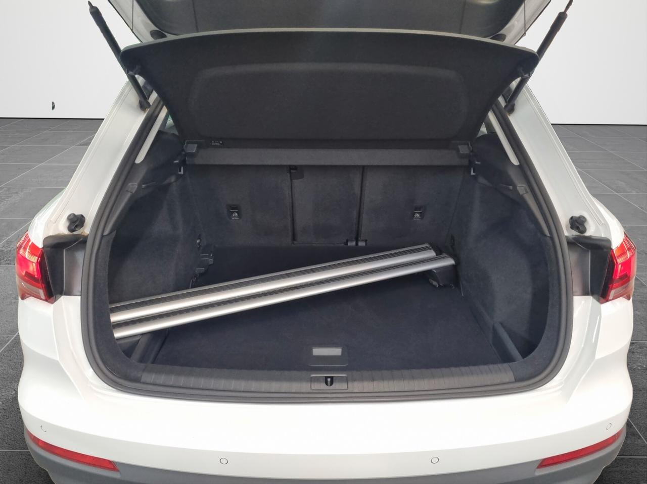 Audi Q3 35 TDI S tronic Business