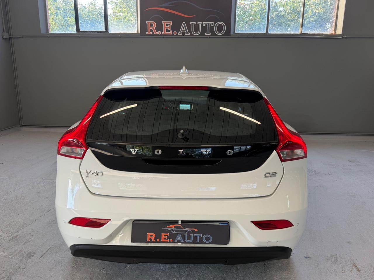 Volvo V40 D2 R-design Momentum
