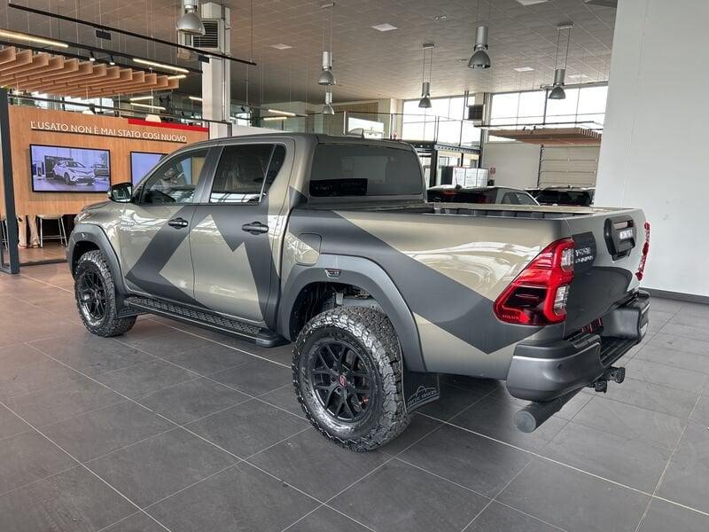 Toyota Hilux 2.8 D A/T 4WD 4 porte AT 33 Double Cab Invincible IVA ESPOSTA COMPRESA