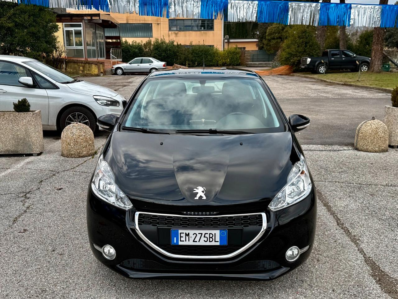 " UNA CHICCA " Peugeot 208 1.6 e-HDi 92 CV Allure