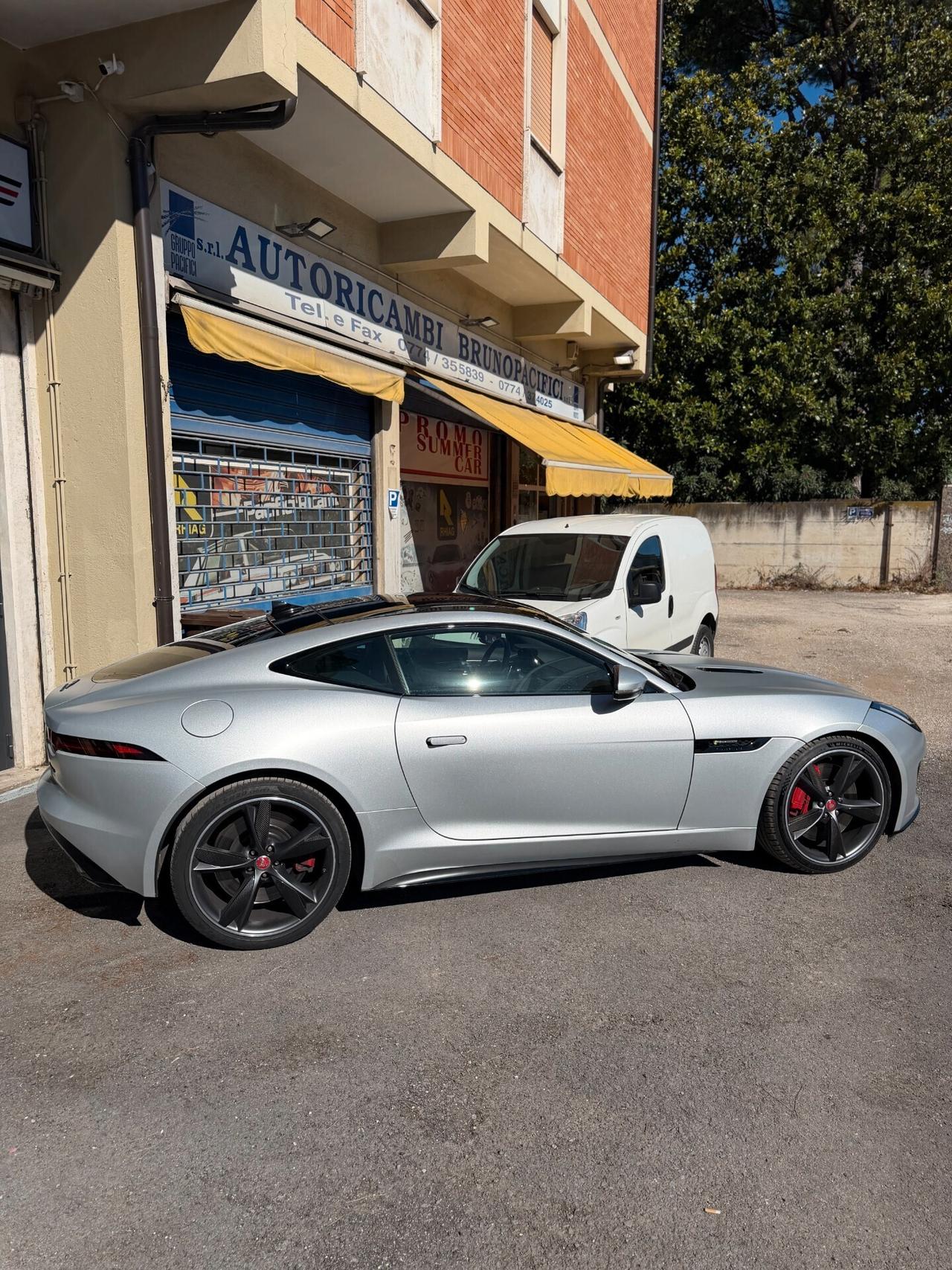 Jaguar F-Type 2.0 P300 300CV R-Dynamic - Grigio Satinato SVO