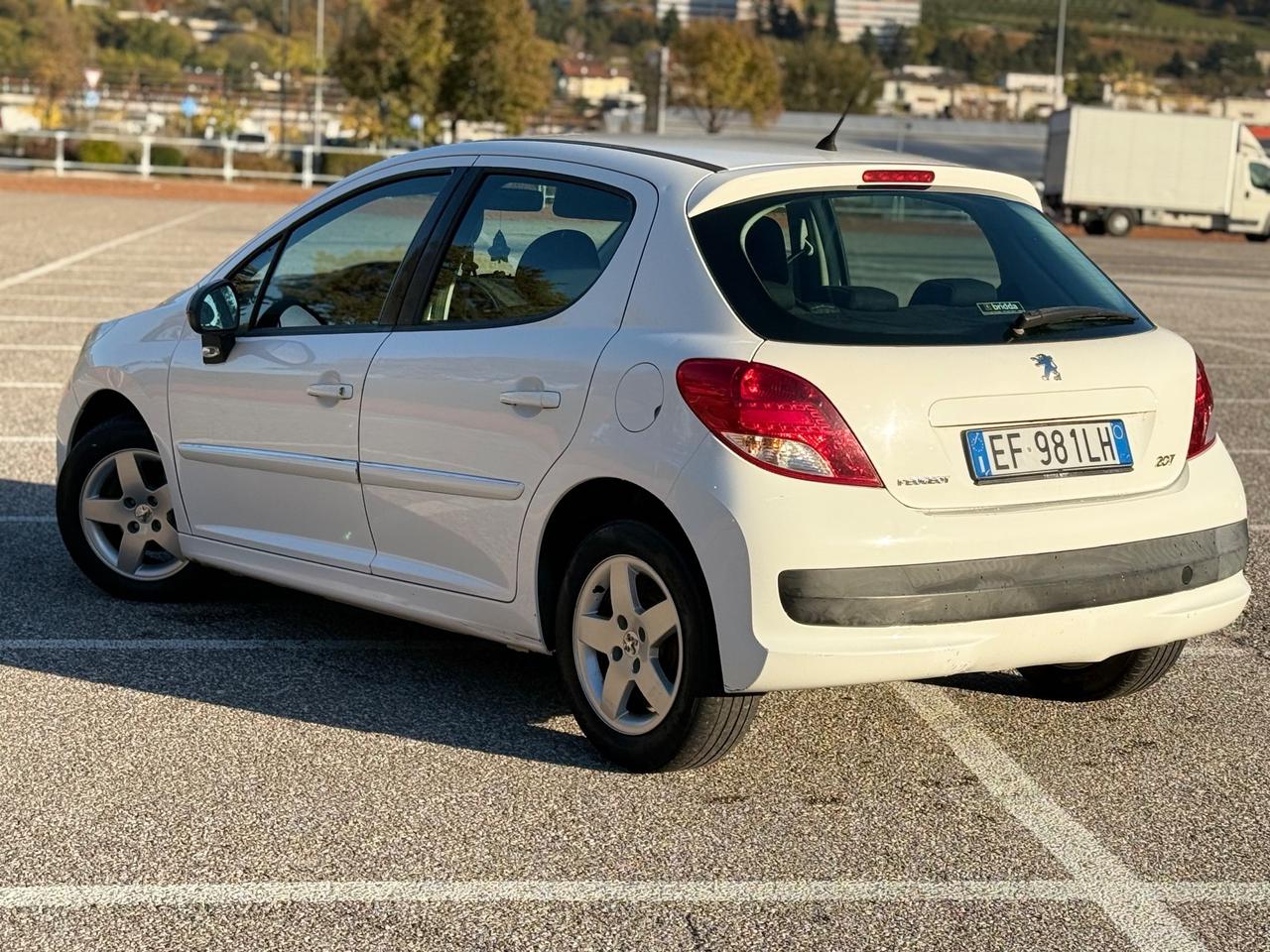Peugeot 207 1.6 HDi OK NEOPATENTATI