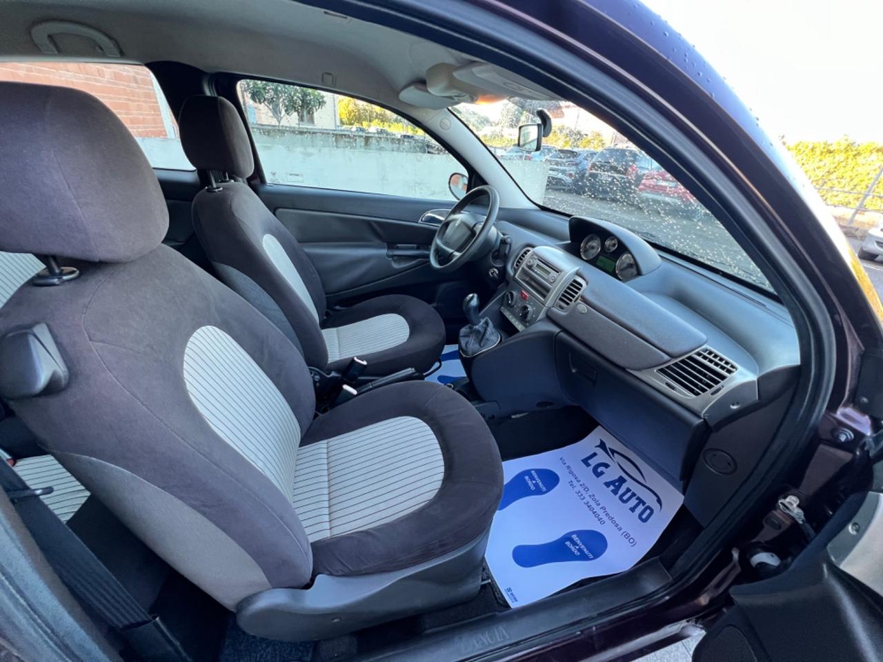 Lancia Ypsilon 1.2 Argento