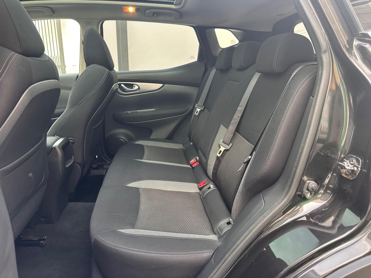 Nissan Qashqai 1.5 dCi n-connecta