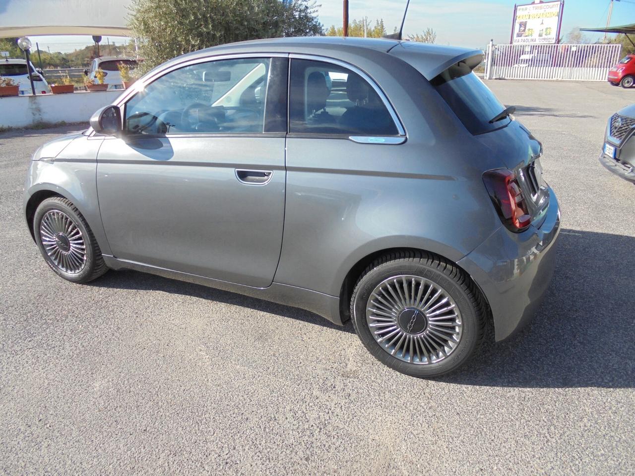 Fiat 500 500e Berlina 42 kWh Icon