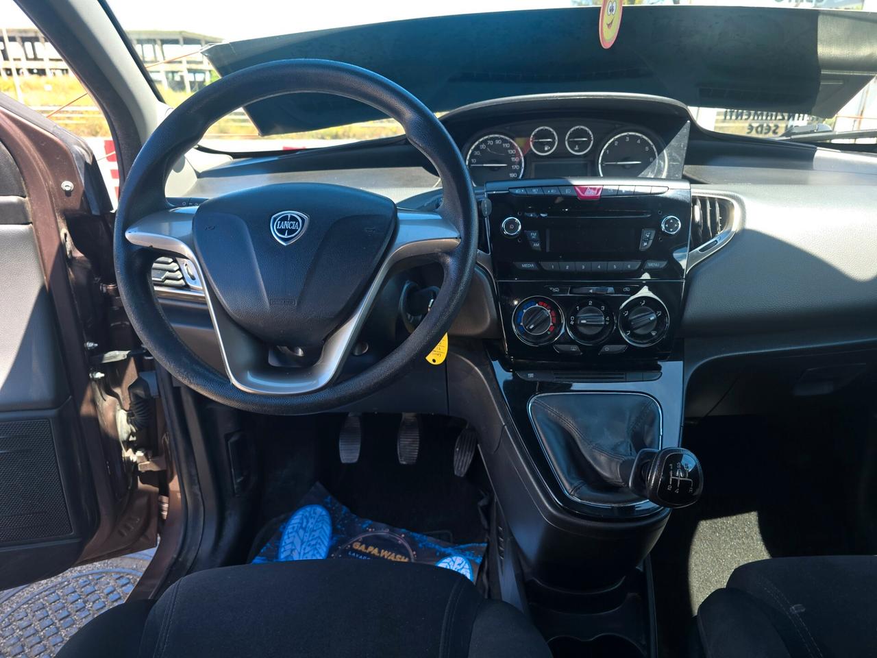 Lancia Ypsilon 0.9 TwinAir 85 CV 5 porte Metano Ecochic Elefantino