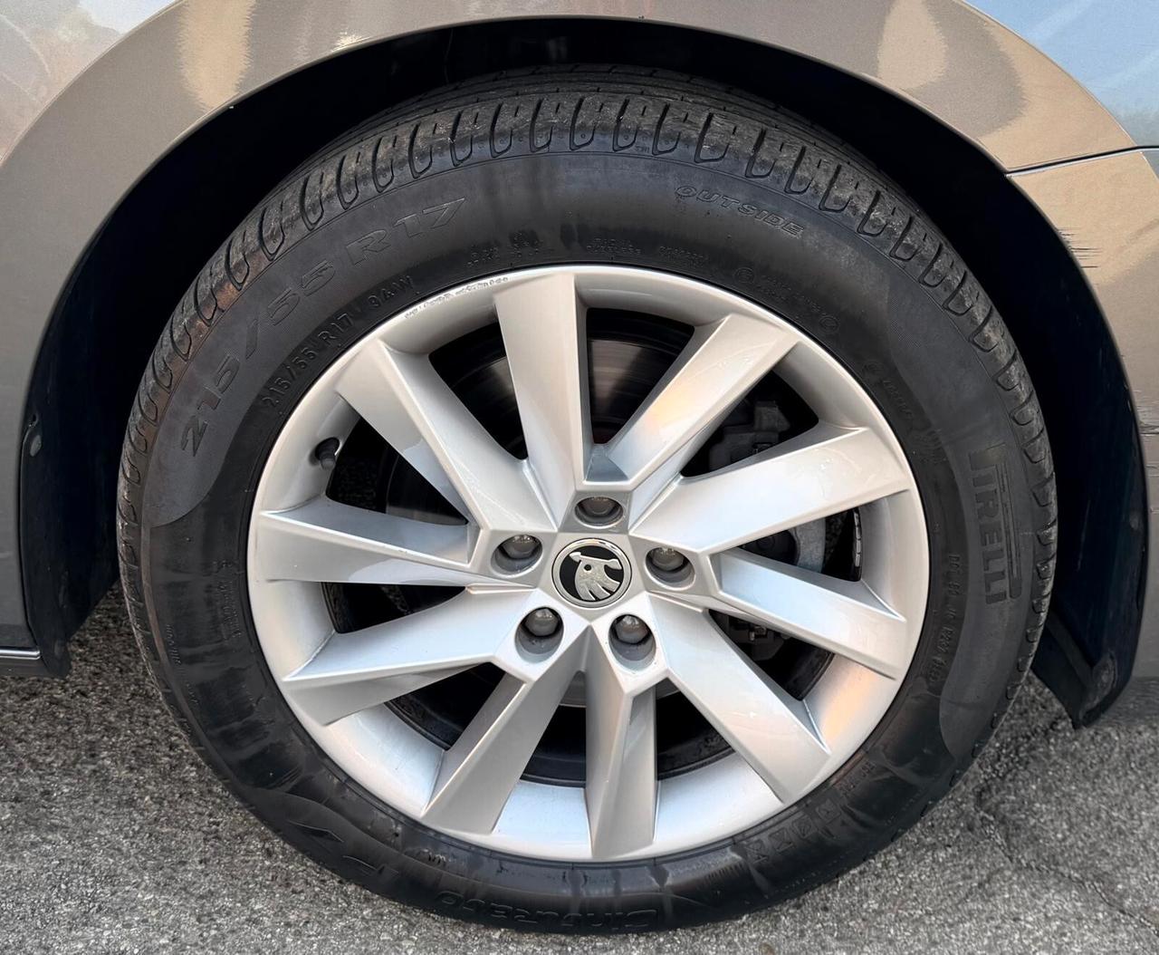 Skoda Superb 2.0 TDI EVO 200 CV SCR DSG Wagon 4x4 Laurin&Klement
