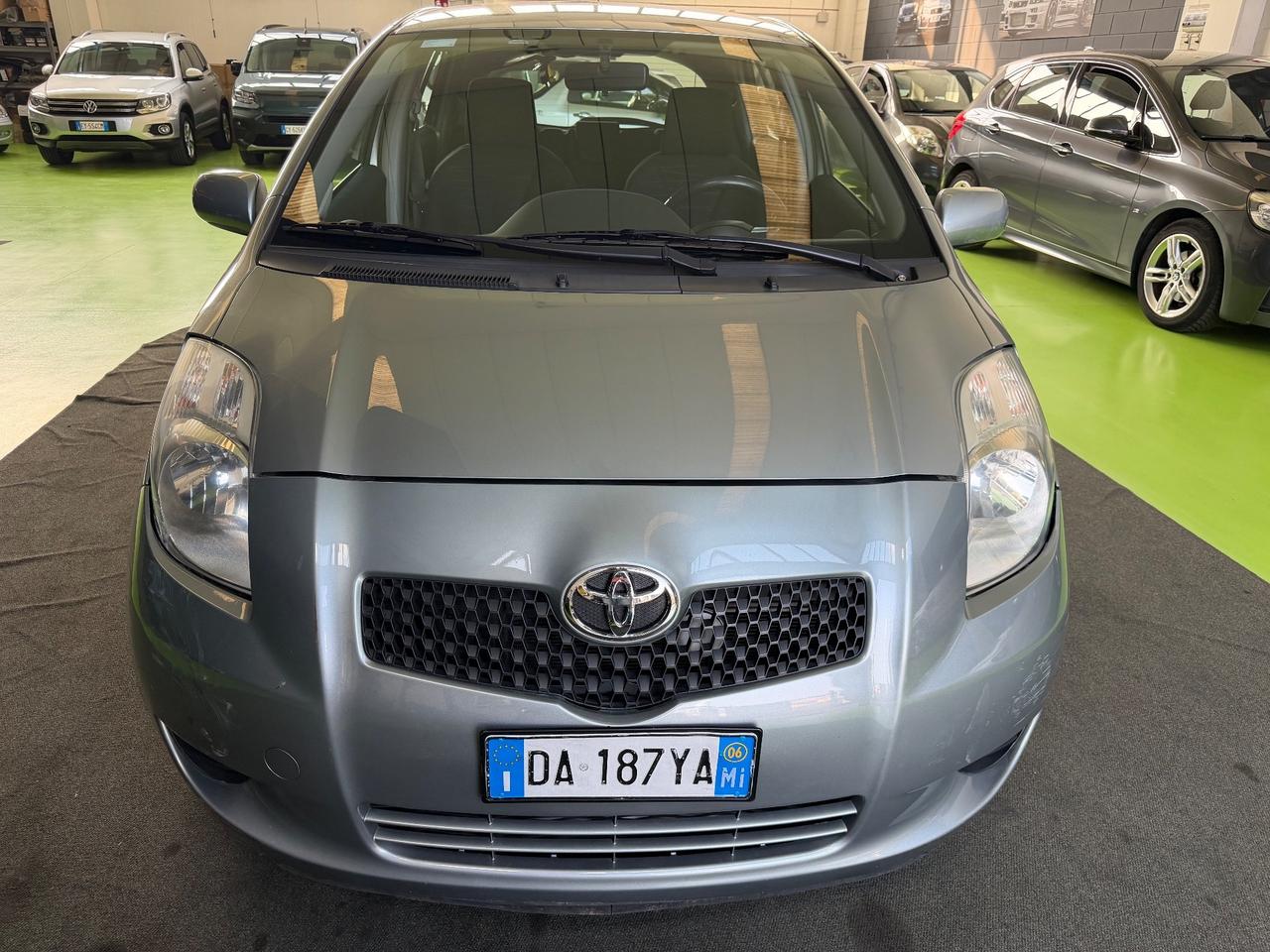 Toyota Yaris 1.3 CAMBIO AUTOMATICO -SOLO 93.500KM-