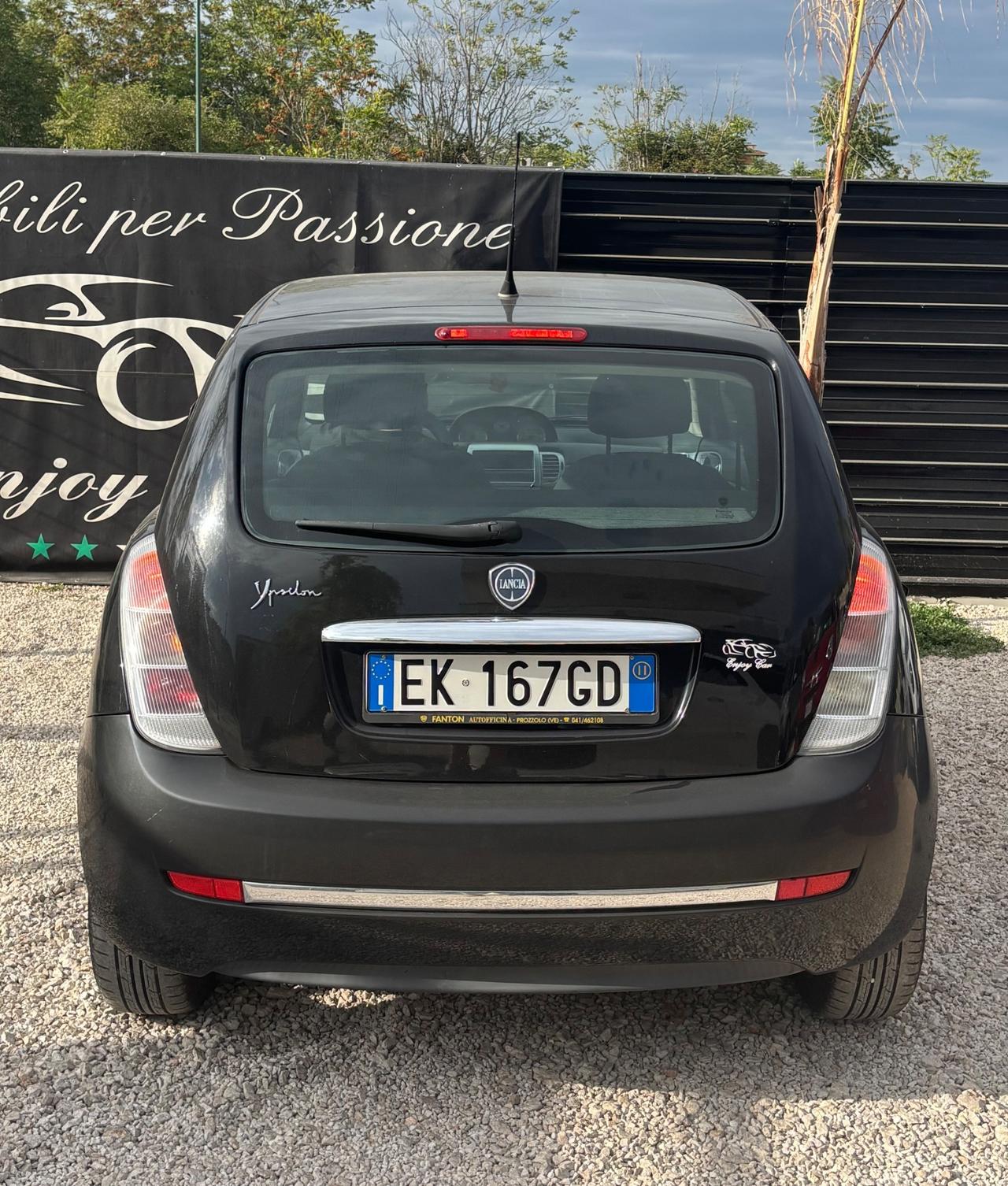 Lancia Ypsilon 1.2 69 CV Unyca